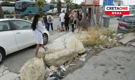 τουρίστες σκουπίδια εθνικής αντιστάσεως