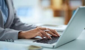 Άδεια 2025: Μέχρι πότε οφείλει ο εργοδότης να τη χορηγήσει στον εργαζόμενο