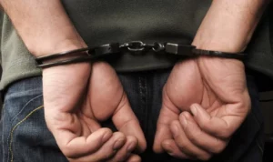 Τον έψαχναν στην Κρήτη, τον βρήκαν στην Πάτρα: Εκκρεμούσε σε βάρος του καταδικαστική απόφαση για ναρκωτικά