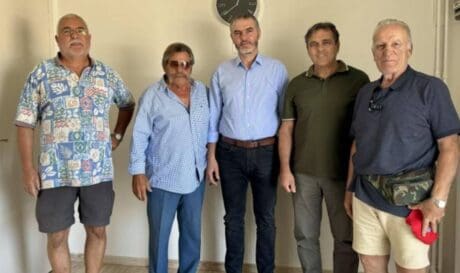 Μανόλης Χνάρης