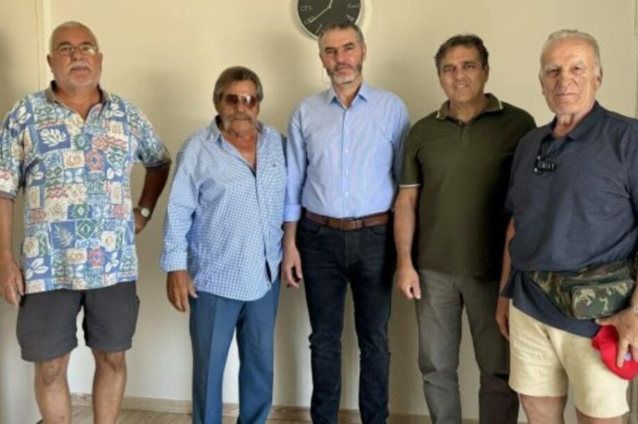 Μανόλης Χνάρης
