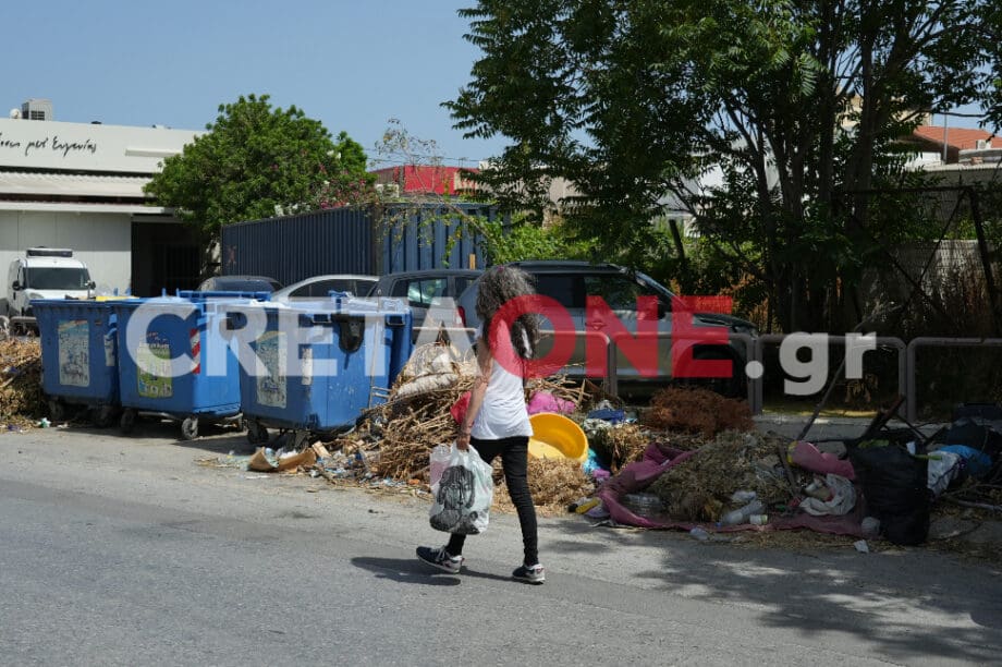 Κλαδιά, μπάζα και... φάρμακα έκαναν τη γειτονιά χαβούζα