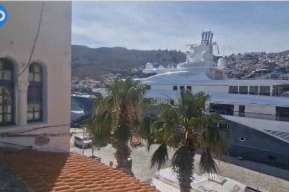 θαλάμηγός