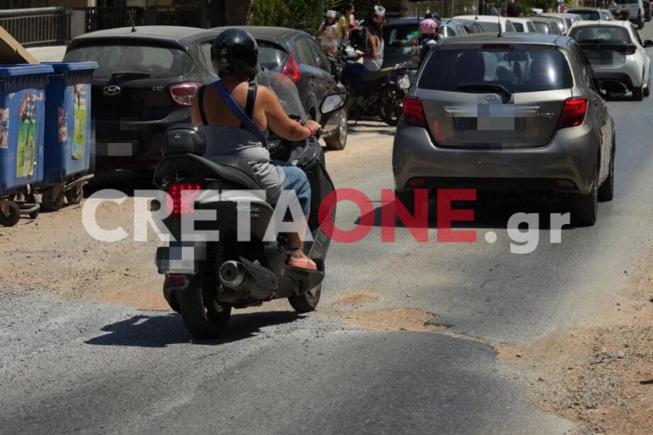Έσκαψαν και άφησαν τον κεντρικό δρόμο... χωράφι