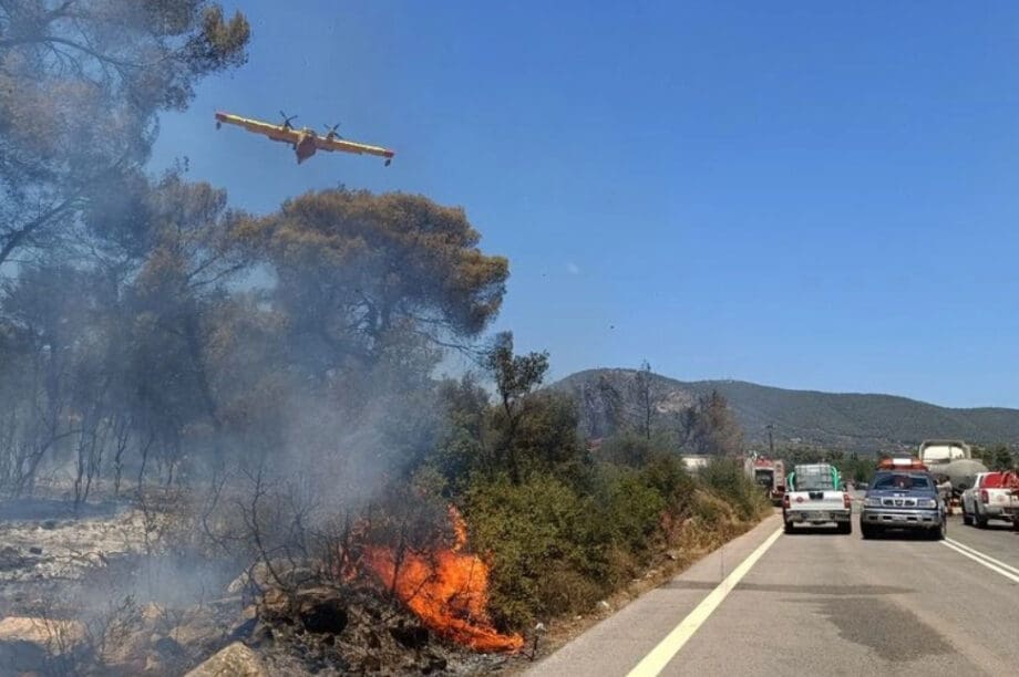 Φωτιά στην Κερατέα