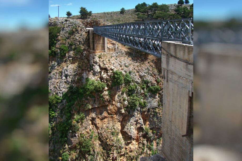γέφυρα Αράδαινας