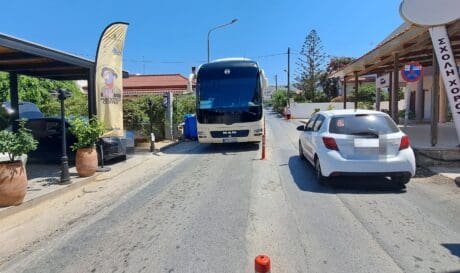 Δήμος Χερσονήσου: Τα κολωνάκια... άναψαν φωτιές στα λεωφορεία