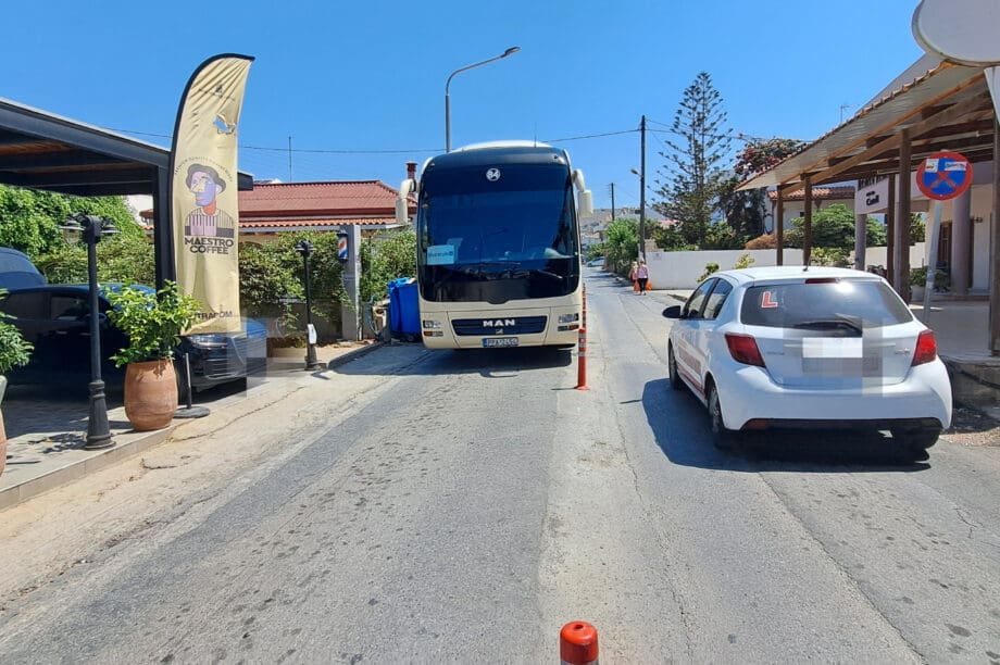 Δήμος Χερσονήσου: Τα κολωνάκια... άναψαν φωτιές στα λεωφορεία