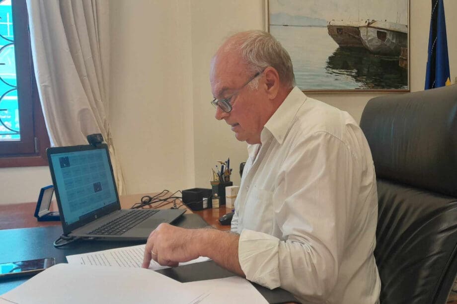Μανώλης Αλιφιεράκης