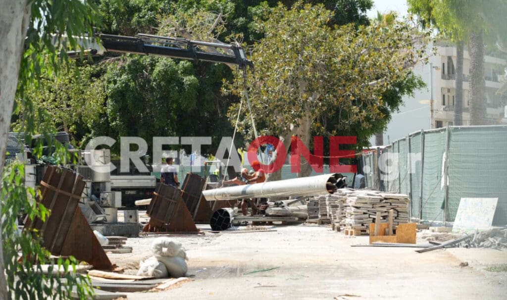 Πλατεία Ελευθερίας: Δείτε τους πυλώνες φωτισμού... για τελευταία φορά