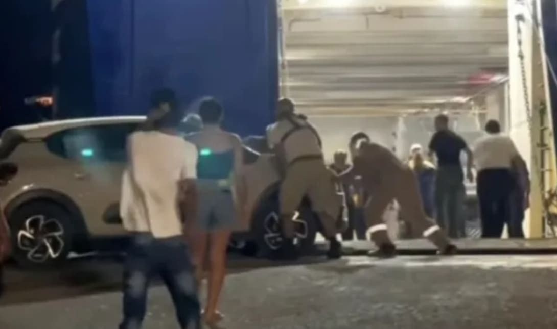 Άνδρος πλοίο