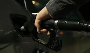 Υπάλληλος βενζινάδικου τσακώθηκε με 92χρονο και τον περιέλουσε με βενζίνη!