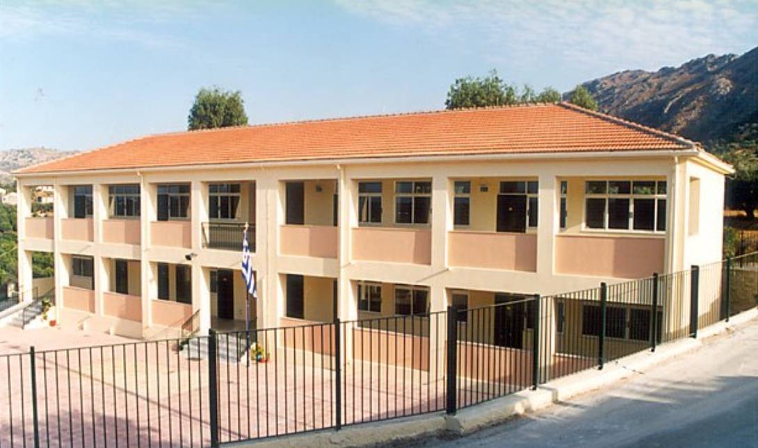 Δημοτικό Σχολείο Βαρυπέτρου