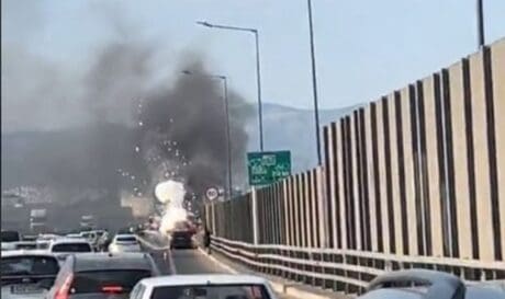 Φωτιά και έκρηξη σε αυτοκίνητο στη λεωφόρο Κηφισού