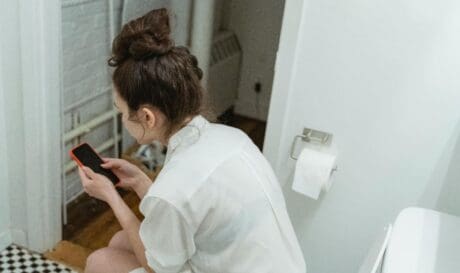 ύπνος νυκτουρία νύχτα τουαλέτα κινητό
