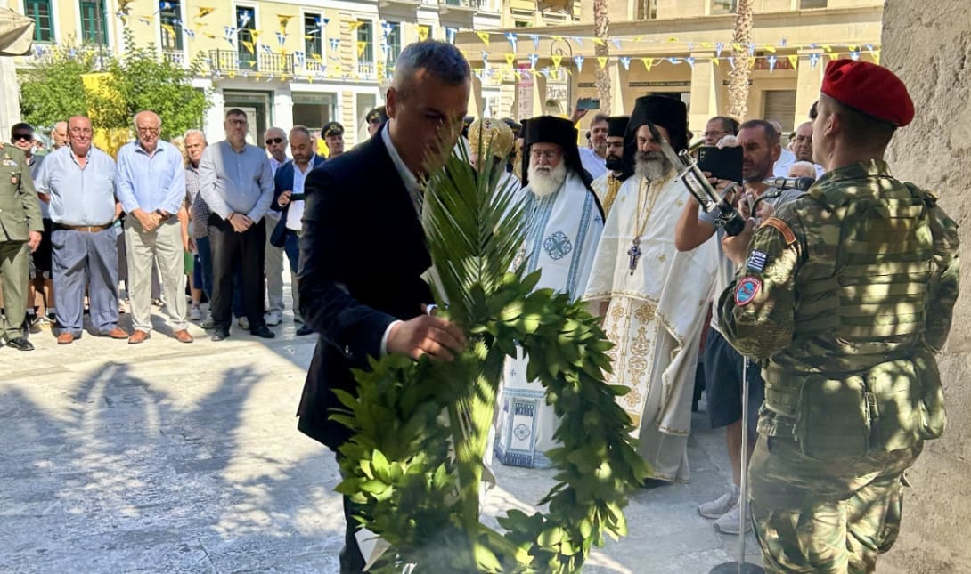 Χάρης Μαμουλάκης