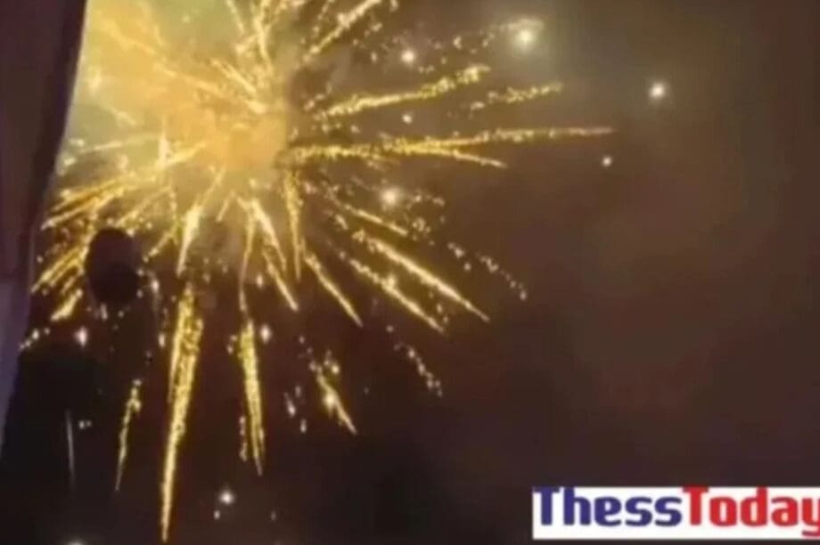 Χαλκιδική: Έριχναν πυροτεχνήματα μέσα στα πεύκα την ώρα που καιγόταν η Αττική