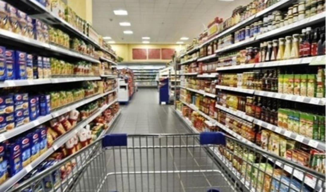 σούπερ μάρκετ Έρχονται νέες ανατιμήσεις σε καφέ, κακάο, μοσχαρίσιο κρέας