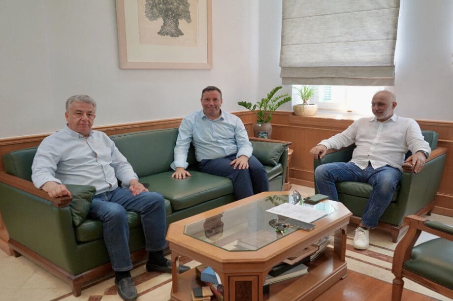 Συνάντηση Περιφερειάρχη Κρήτης με τον Δήμαρχο Αγίου Νικολάου