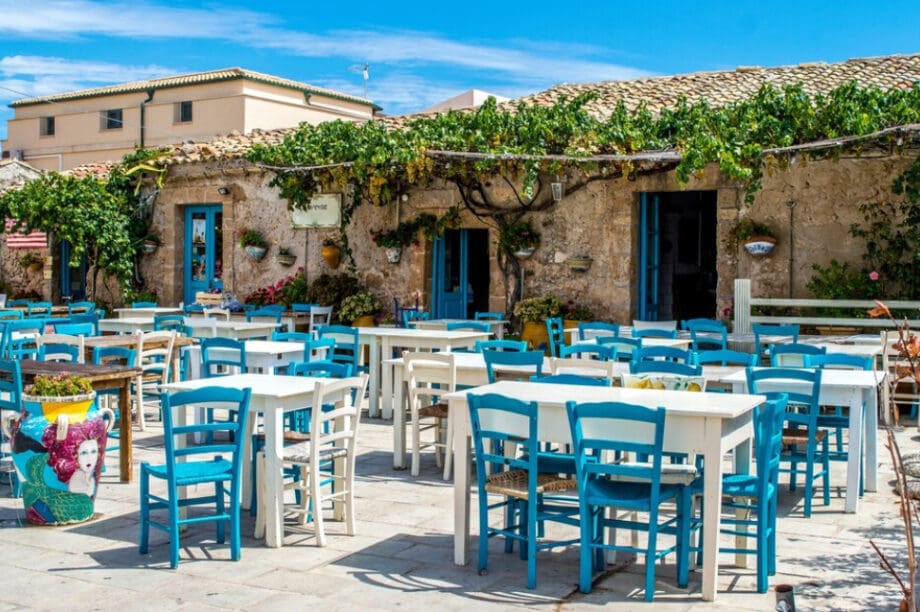ταβέρνα