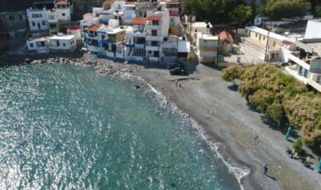 τρεις εκκλησιές
