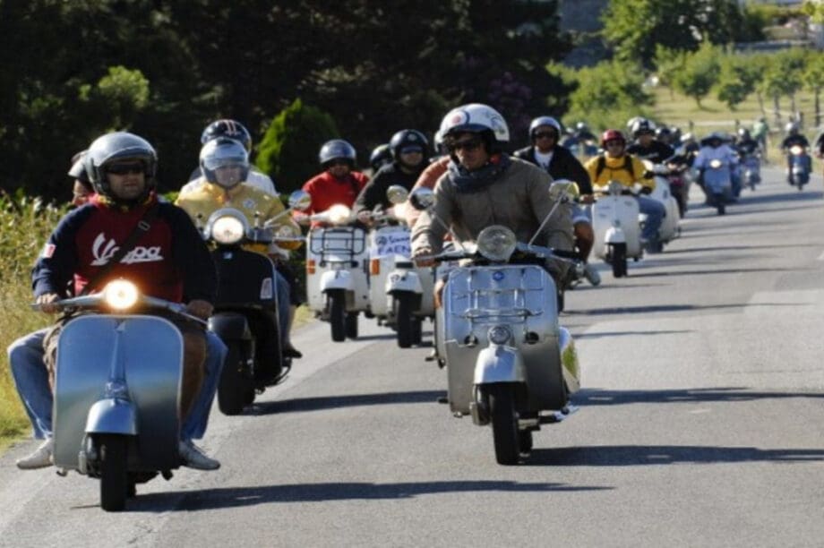 Ξέρεις από Vespa; Η 38η συνάντηση των οδηγών του θρυλικού δικύκλου