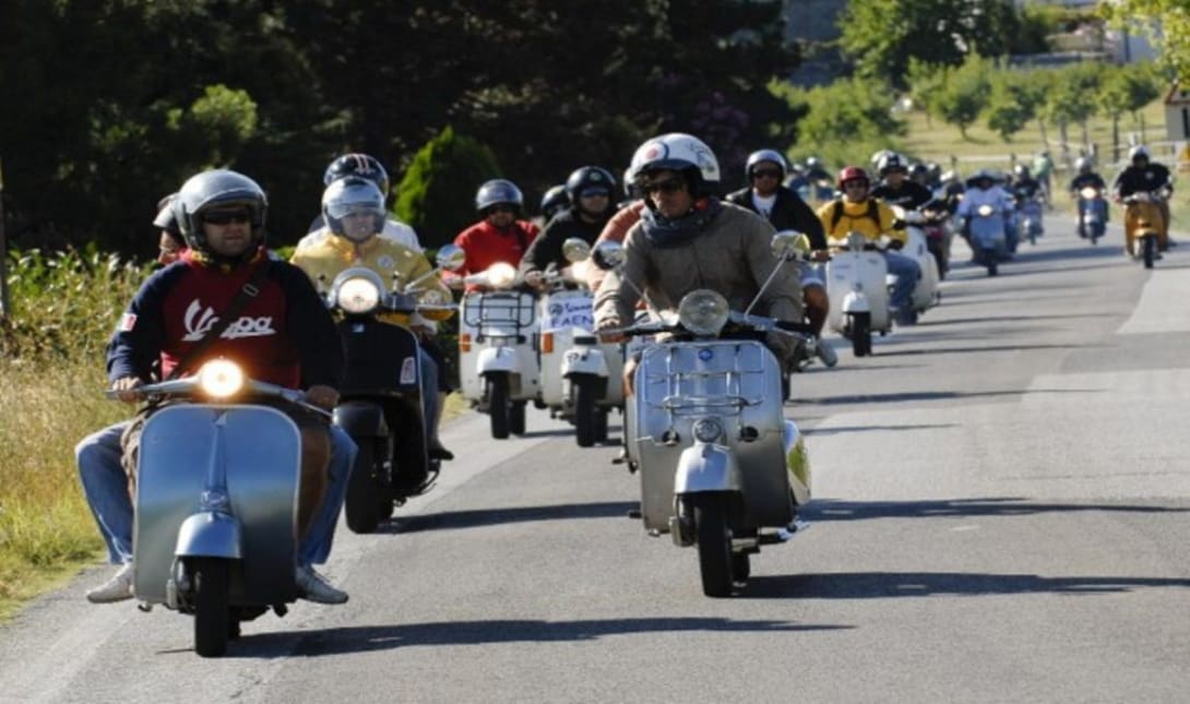Ξέρεις από Vespa; Η 38η συνάντηση των οδηγών του θρυλικού δικύκλου