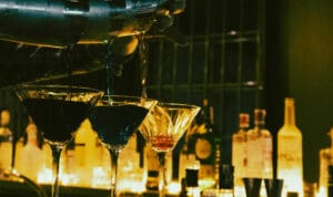 Κολπική μαρμαρυγή: Το αθώο ποτό που κάνει την καρδιά να «φτερουγίζει»