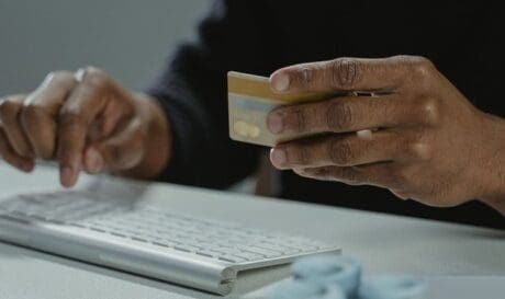 απάτη κάρτα 13χρονη