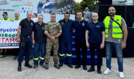Οι εξαγγελίες έχουν ξεσηκώσει θύελλα αντιδράσεων, με τους αστυνομικούς, τους πυροσβέστες και τους Λιμενικούς να μιλούν για εμπαιγμό.