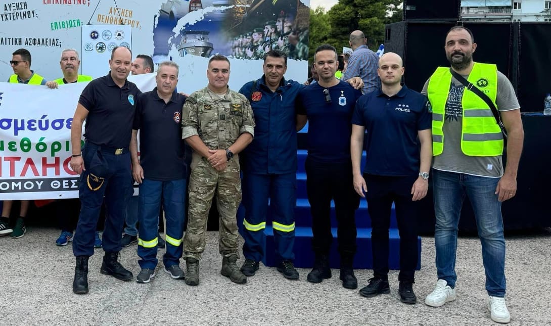 Οι εξαγγελίες έχουν ξεσηκώσει θύελλα αντιδράσεων, με τους αστυνομικούς, τους πυροσβέστες και τους Λιμενικούς να μιλούν για εμπαιγμό.