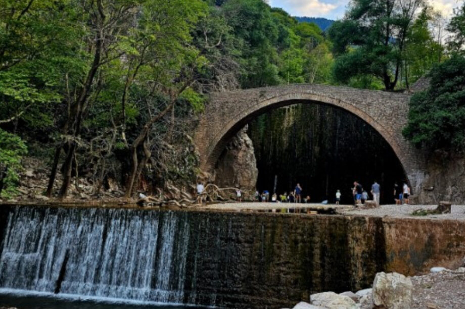 καταρράκτες της Παλαιοκαρυάς