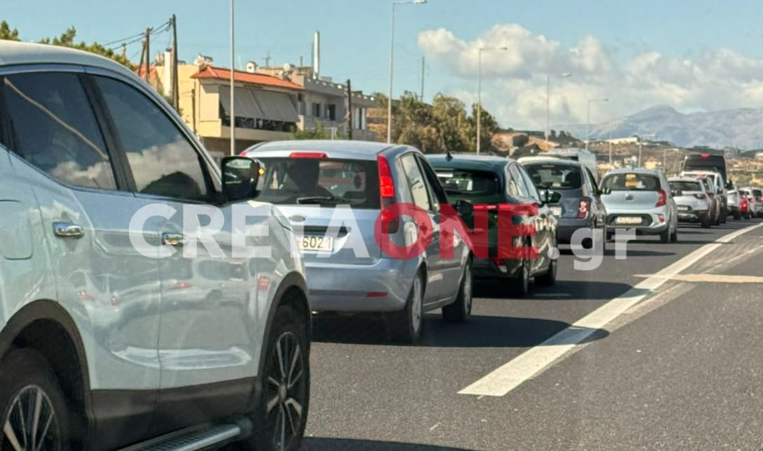 Τα έργα που εκτελούνται στο σημείο, προκάλεσαν κυκλοφοριακό έμφραγμα, με τους οδηγούς να ταλαιπωρούνται για αρκετή ώρα.
