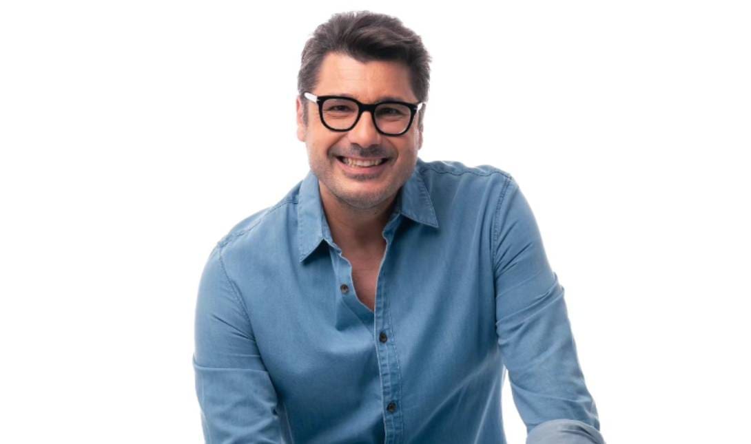 Λάμπρος Κωνσταντάρας
