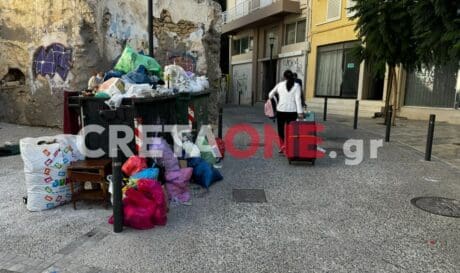 Λύση στο θέμα της διαχείρισης των απορριμμάτων του Ηρακλείου αναζητά η δημοτική αρχή, καθώς η μαζική αποχώρηση των συμβασιούχων της καθαριότητας