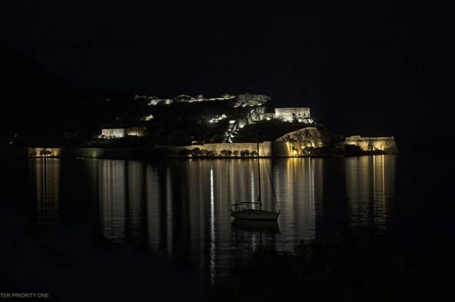 Σπιναλόγκα βράδυ