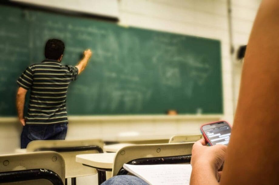 Σχολείο Εργασίες ύψους 1,5 εκ. ευρώ σε 23 σχολεία, σε 18 σχολικά συγκροτήματα στου Δήμου Ηρακλείου δάσκαλος καλοκαίρι