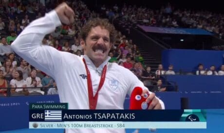 Η απονομή του Τσαπατάκη