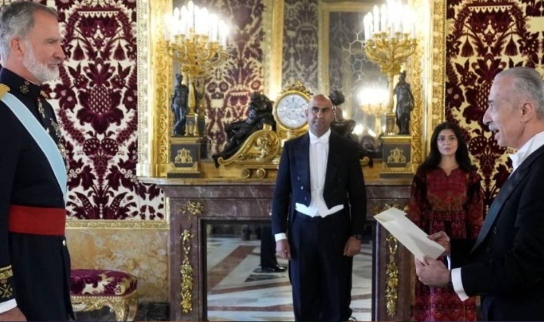 Ο βασιλιάς Φίλιππος ΣΤ΄ δέχεται στη Μαδρίτη τον πρώτο πρεσβευτή του παλαιστινιακού κράτους