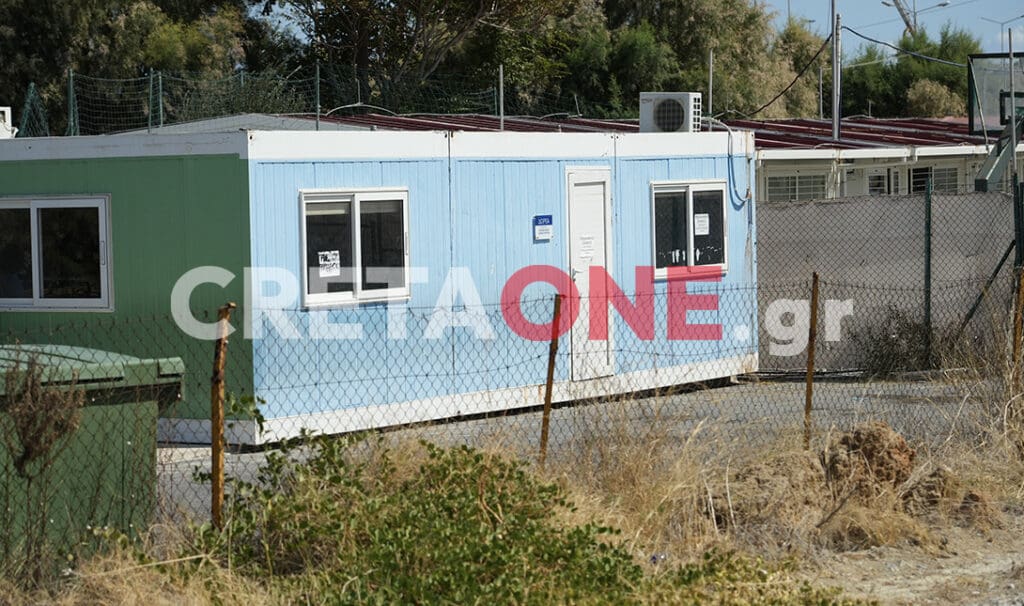 Ένα σκουριασμένο κοντέινερ για να στεγάσει ειδικό νηπιαγωγείο