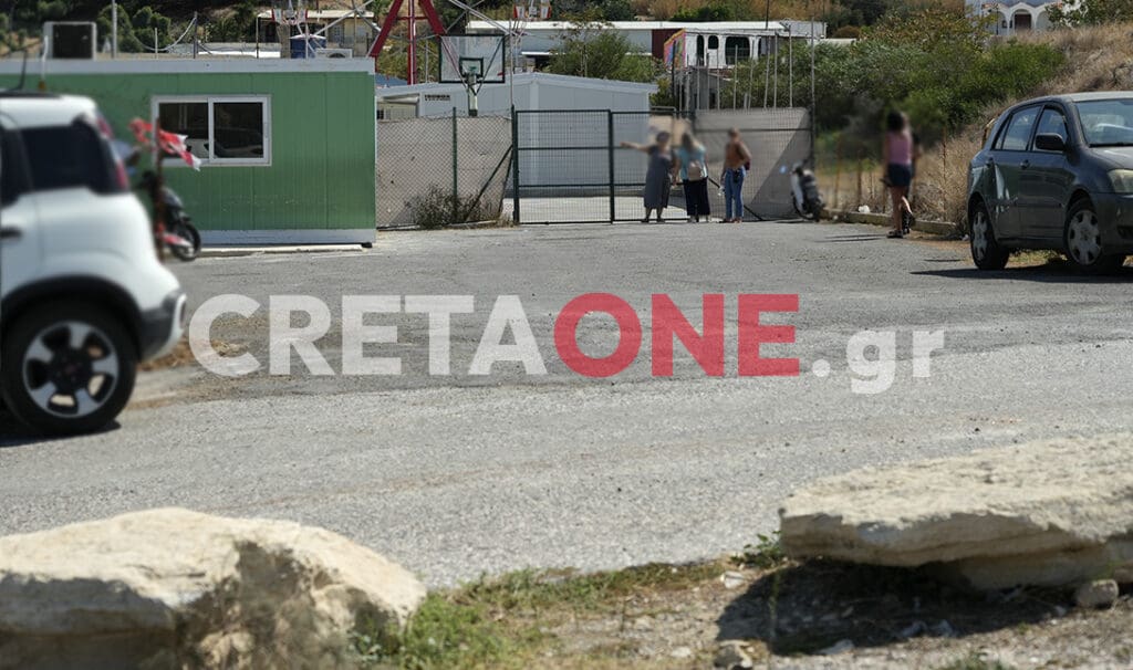 Ένα σκουριασμένο κοντέινερ για να στεγάσει ειδικό νηπιαγωγείο