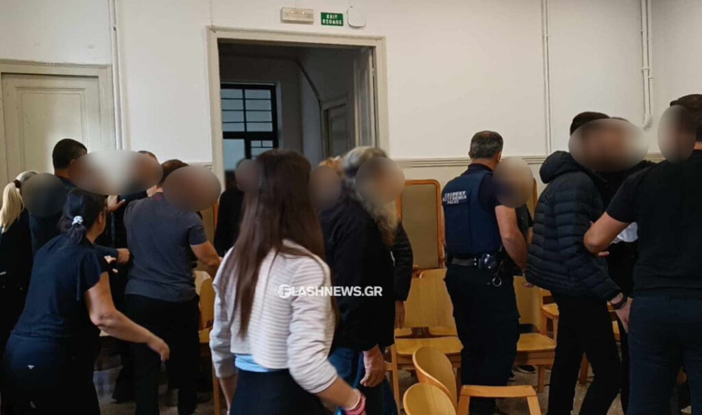 ΔΙΚΗ ΦΟΝΙΚΟ ΜΠΑΛΙ ΕΝΤΑΣΗ