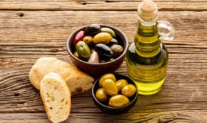 Ελαιόλαδο: Μπορεί να φτάσει μέχρι και 10 ευρώ η τιμή του στο ράφι!
