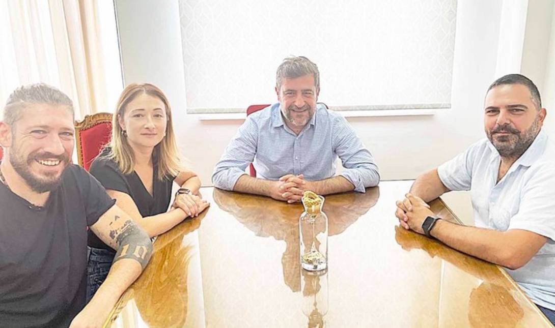 ελουντα