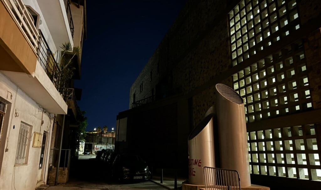 Βυθισμένες στο σκοτάδι πολλές περιοχές στο Ηράκλειο