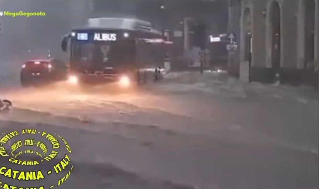 ΙΤΑΛΙΑ ΠΛΗΜΜΥΡΕΣ
