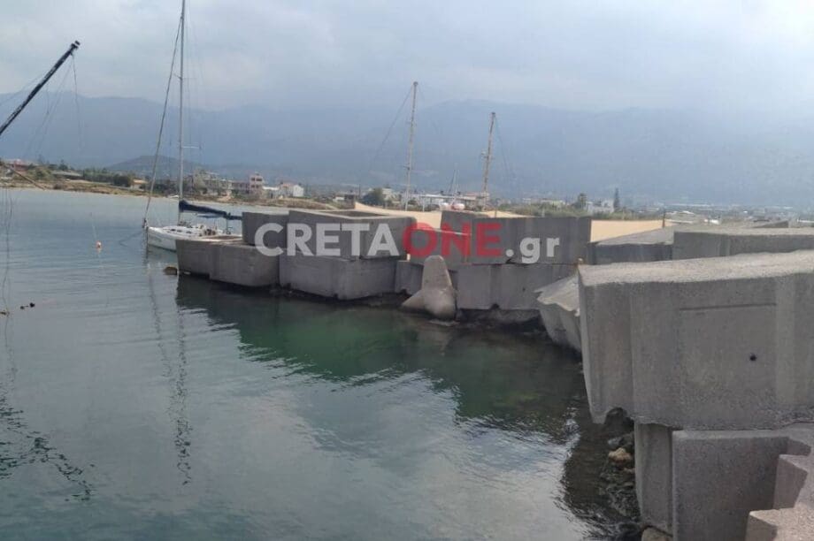 μαρίνα Μαλια με αράχνη