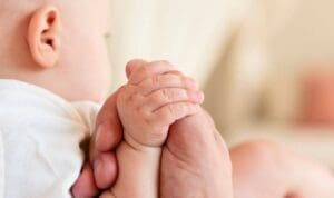 «Γερνάει» η Κρήτη: Λιγότερες γεννήσεις, περισσότεροι θάνατοι – Τι δείχνουν τα στοιχεία