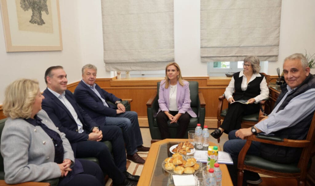 ΡΑΠΤΗ ΑΡΝΑΟΥΤΑΚΗΣ
