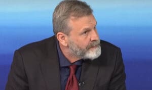 Γκλέτσος για Μαζωνάκη: «Δεν υπάρχουν κοστολογημένα θαύματα μέσα σε δωμάτια» (Βίντεο)